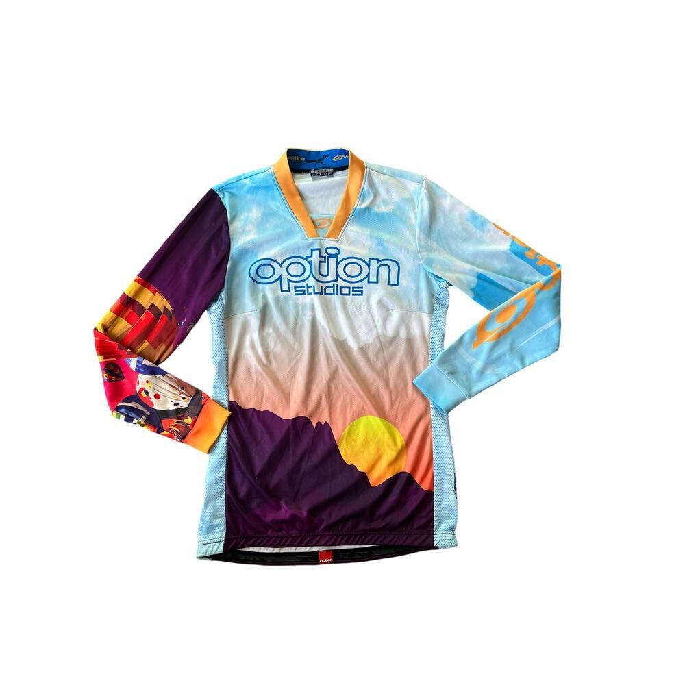 Option Studios Skydiving Jersey, Medium, Moisture Wick, Panal Vents, Sunset